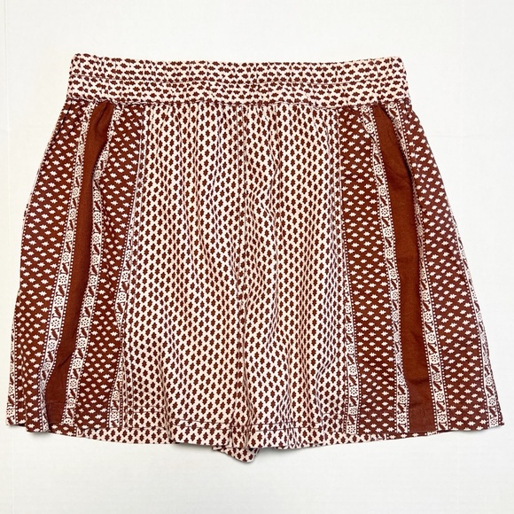 •FREE PEOPLE• Get Free Printed High Rise Pull-On Shorts in Cream & Burgundy Med - Picture 3 of 12